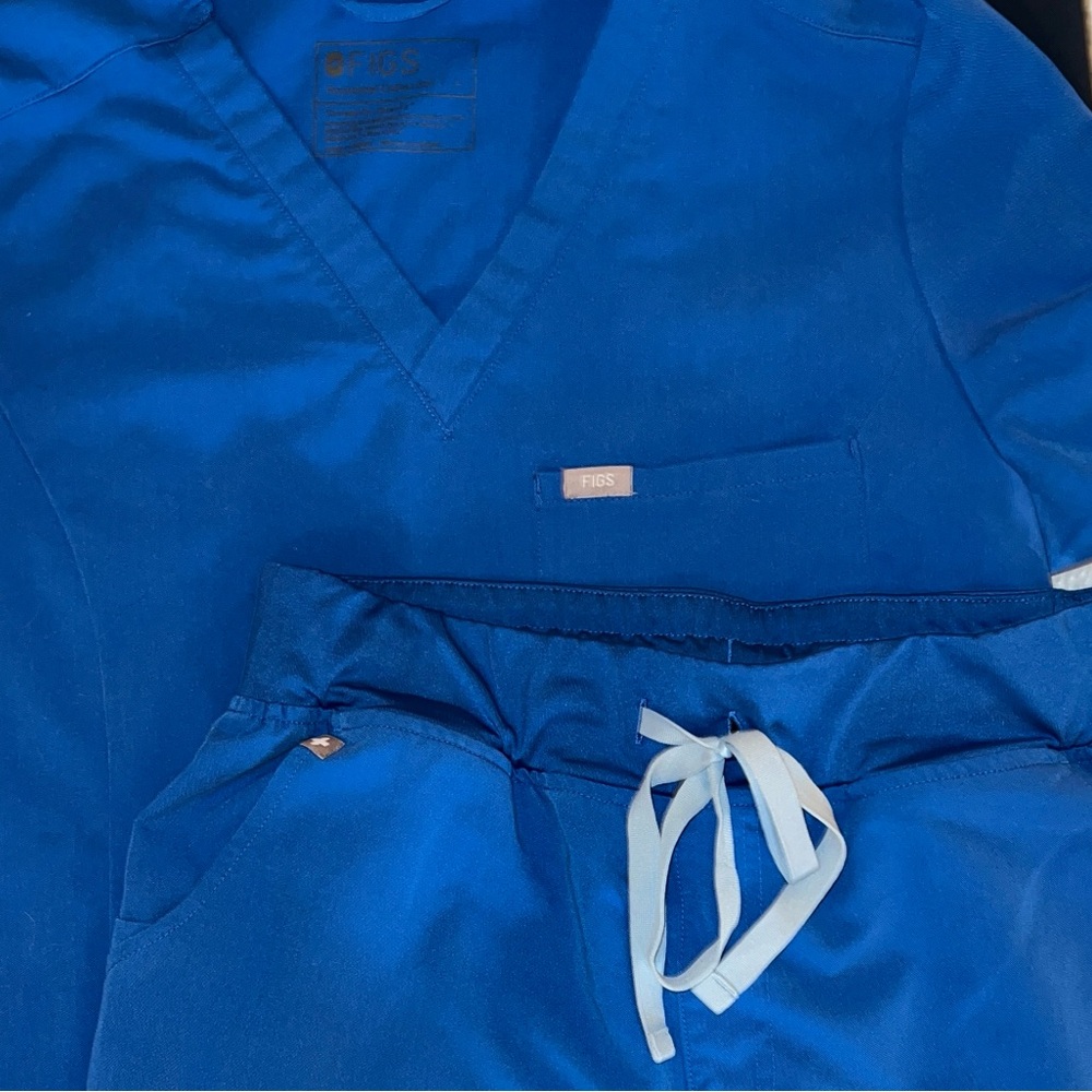 FIGS Scrub Set (Royal Blue)